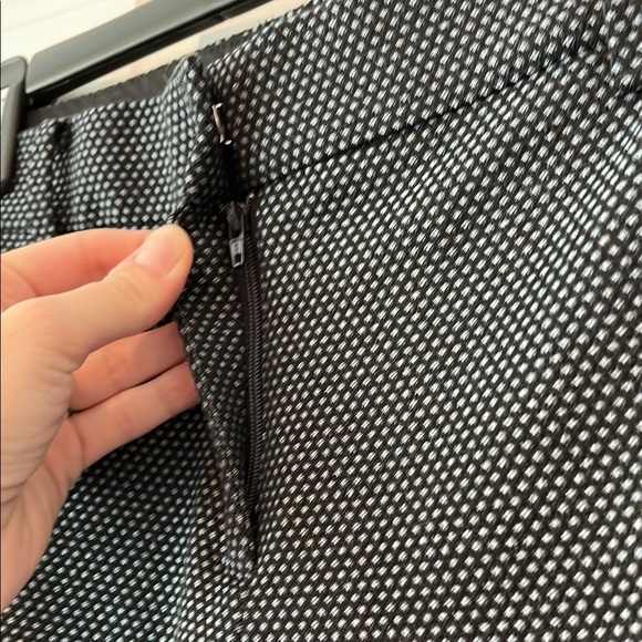 Ann Taylor Black and Blue Polka Dot Trouser Skinny Pants - Size 4 - Picture 5 of 14